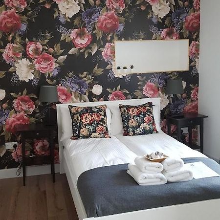 Pasta Factory Guest Rooms กัลเวย์ ภายนอก รูปภาพ