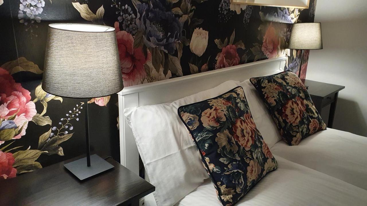 Pasta Factory Guest Rooms กัลเวย์ ภายนอก รูปภาพ