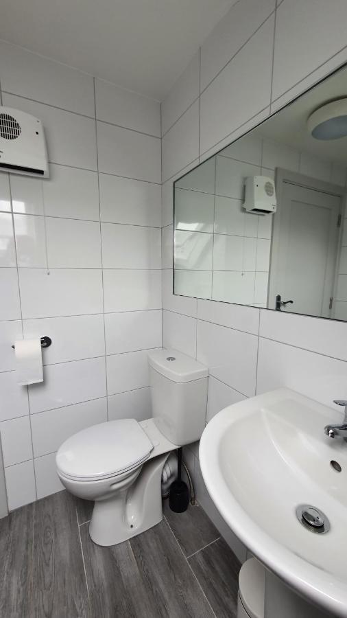Pasta Factory Guest Rooms กัลเวย์ ภายนอก รูปภาพ