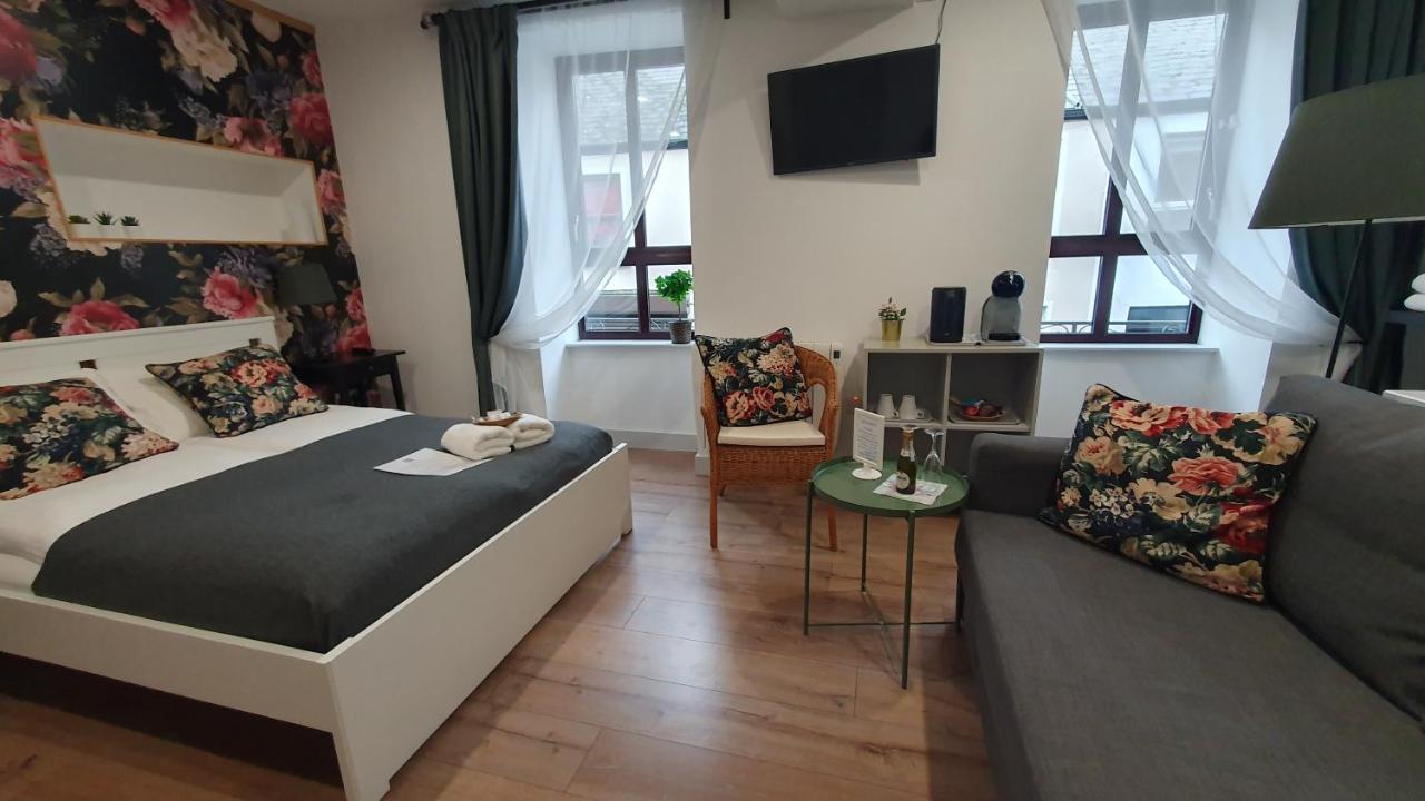 Pasta Factory Guest Rooms กัลเวย์ ภายนอก รูปภาพ